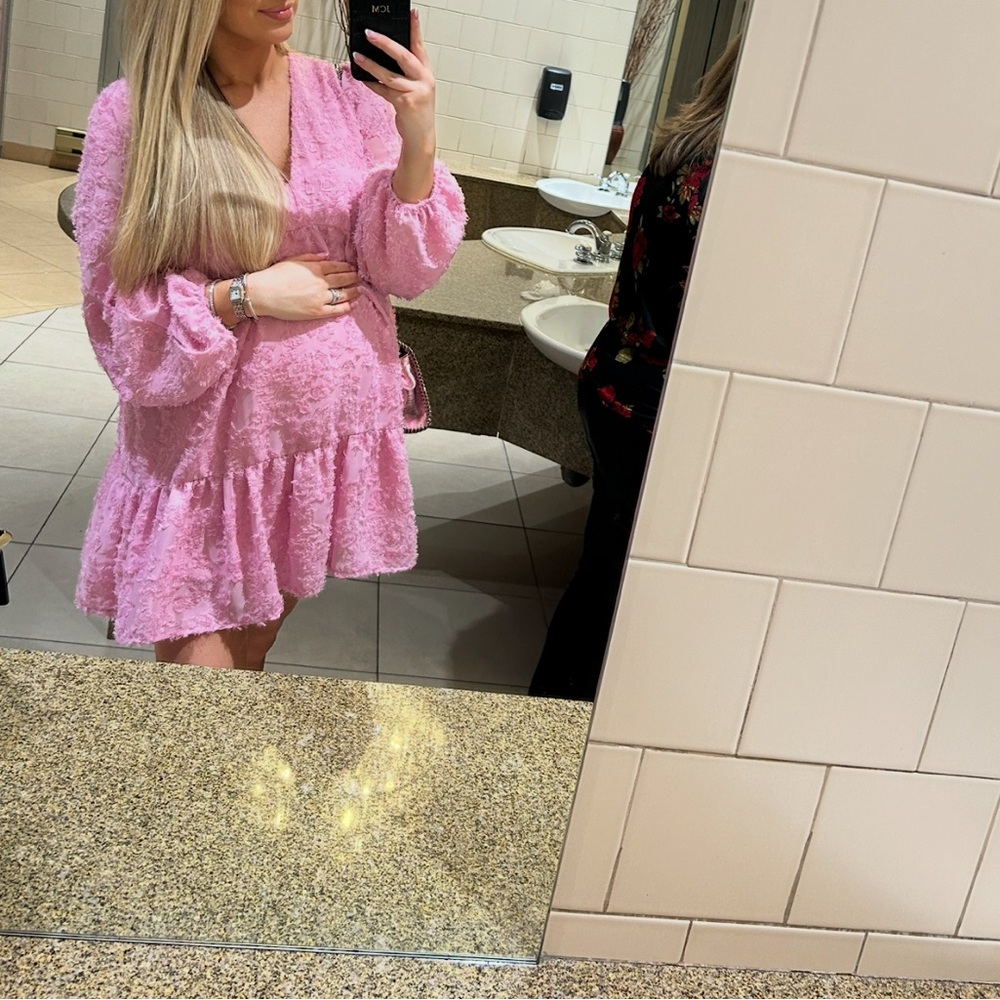 Chic Pink Lace mini dress